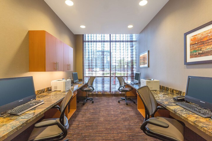 Business Center 39 of 39