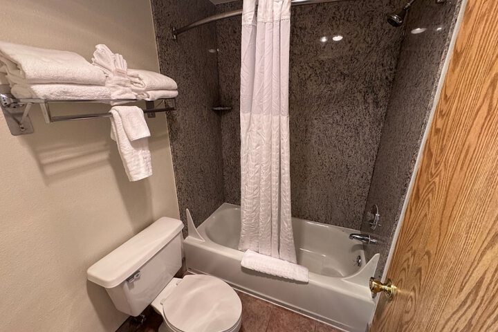 Promenade Inn & Suites Oceanfront
