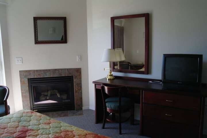 Room 8 of 25
