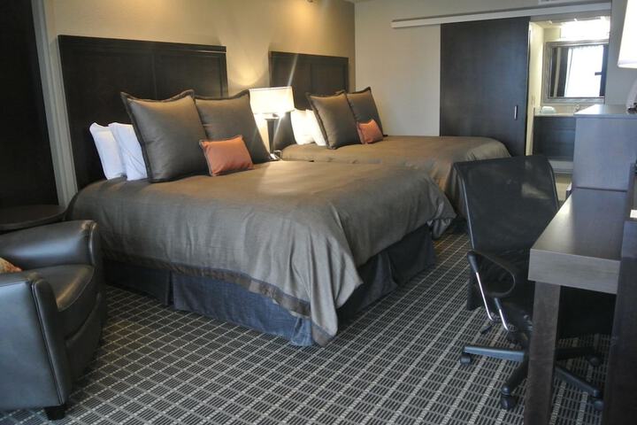 Room 26 of 40