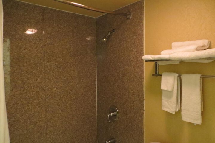 Room 34 of 43