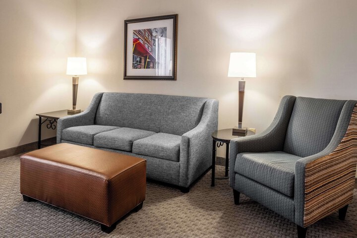 Room 72 of 120