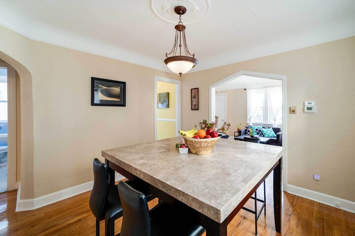 Ferndale Apartment w / Yard - Near the Detroit Zoo!