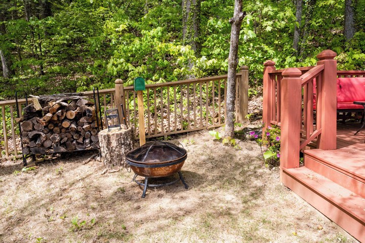 Mountain Aire Cottages Inn & Glamping