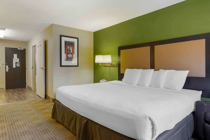 Room 15 of 25