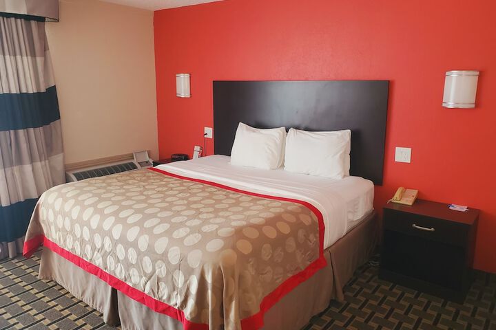 Room 19 of 37