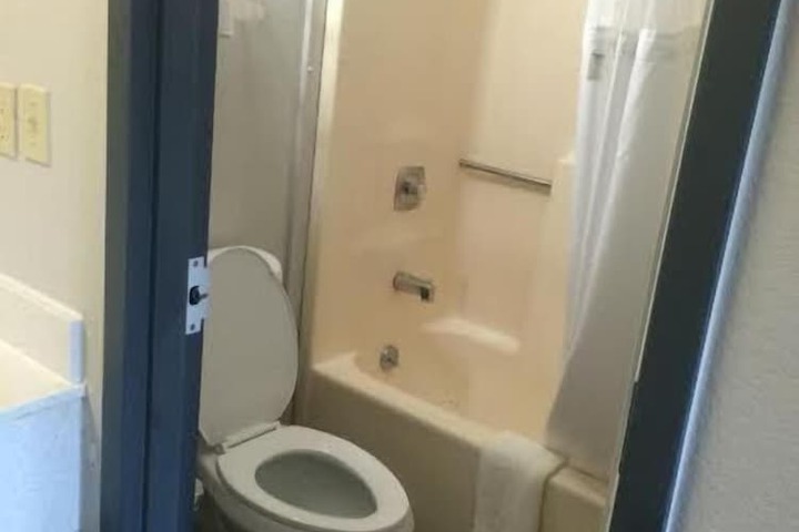 Room 14 of 18