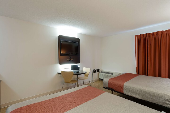 Motel 6 Brandon MB