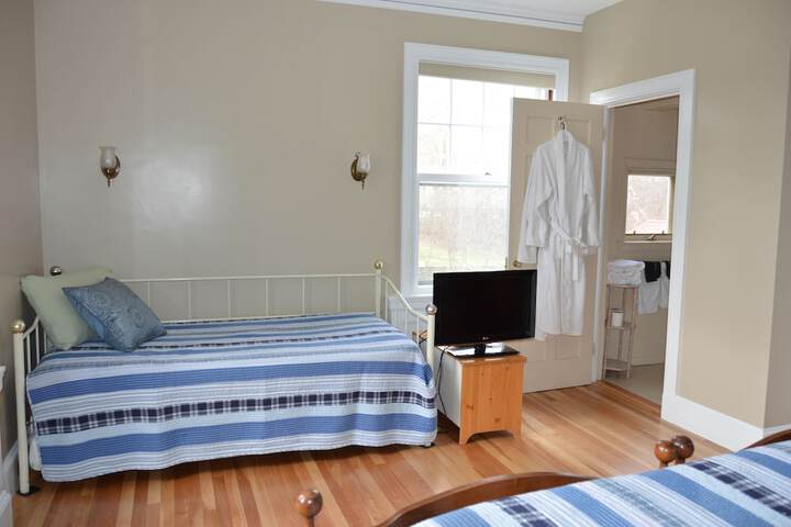Room 63 of 85