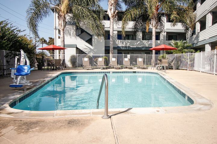 Pool 4 of 30