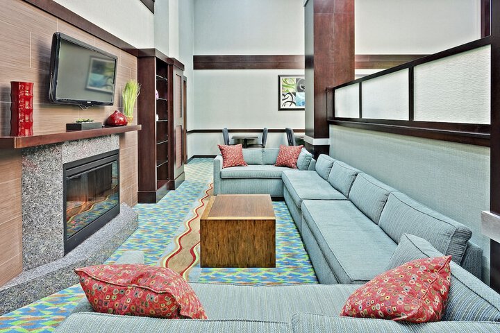 Holiday Inn Express Hotel & Suites New Philadelphia by IHG