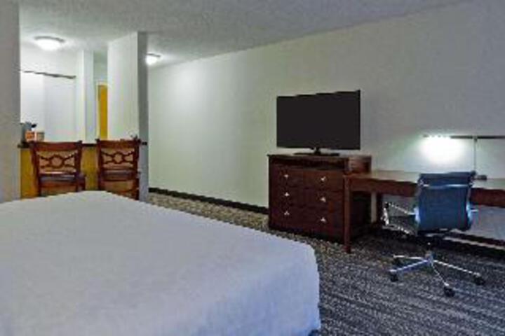 Emerald River Hotel