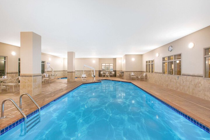 AmericInn by Wyndham Humboldt