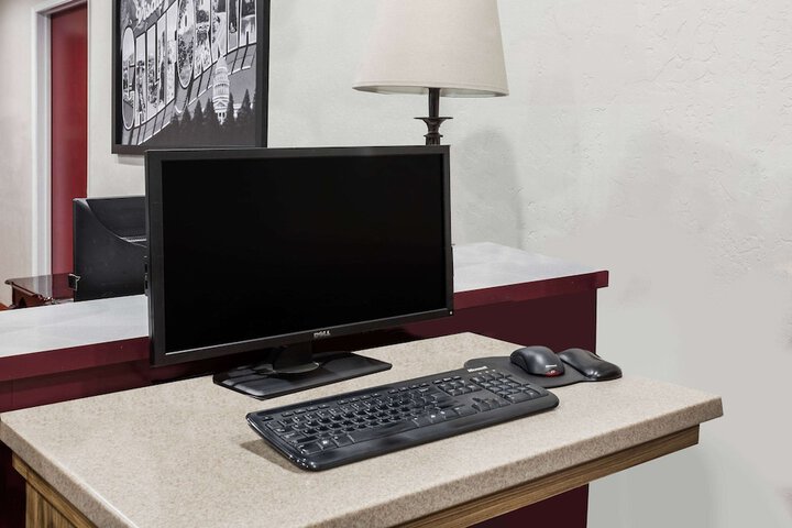 Business Center 15 of 15