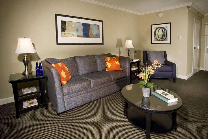 DOUBLETREE BY HILTON NORWALK