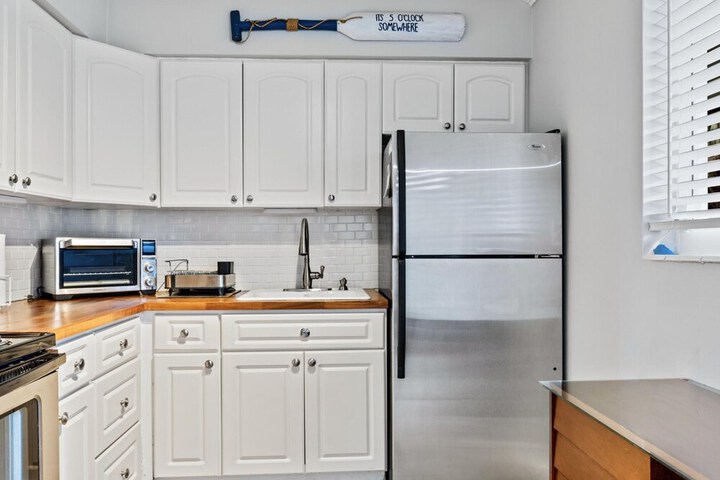 Wilton Manors 2BR Charm Walk to the Drive