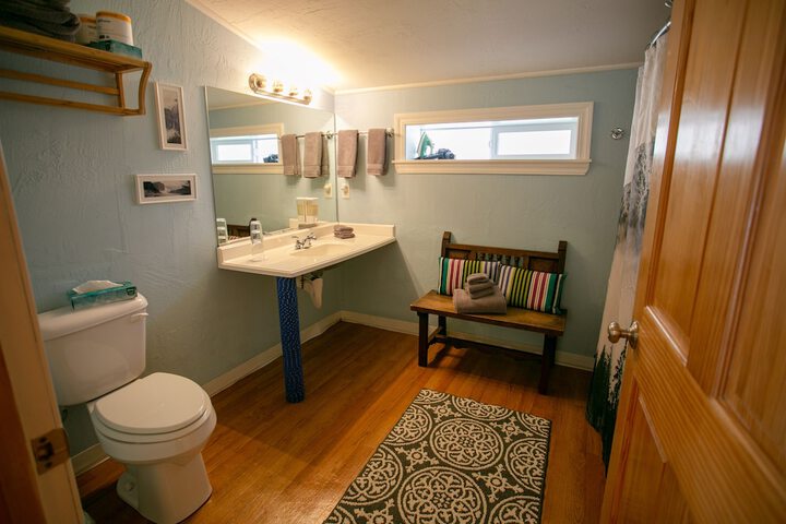 Room 160 of 236