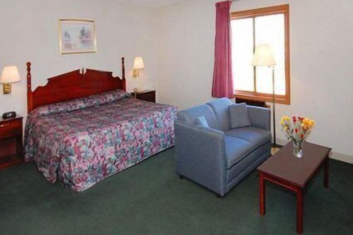 Room 17 of 37