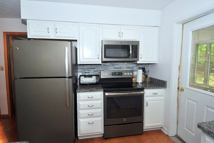 Rosies Creekside Retreat - 3 BR Escape!