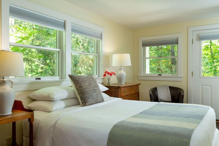 The Woodstock Inn on the Millstream