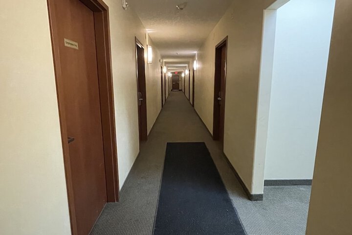 Ballroom/Hall 44 of 45