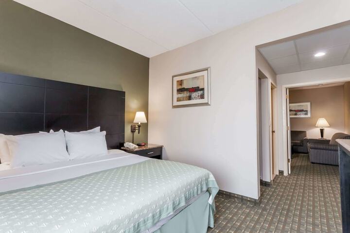 Room 13 of 26