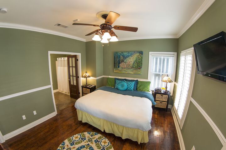Room 12 of 34