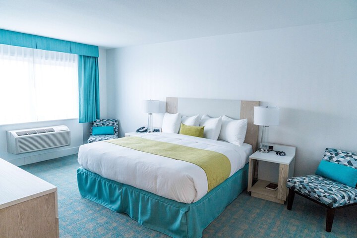 Room 12 of 28