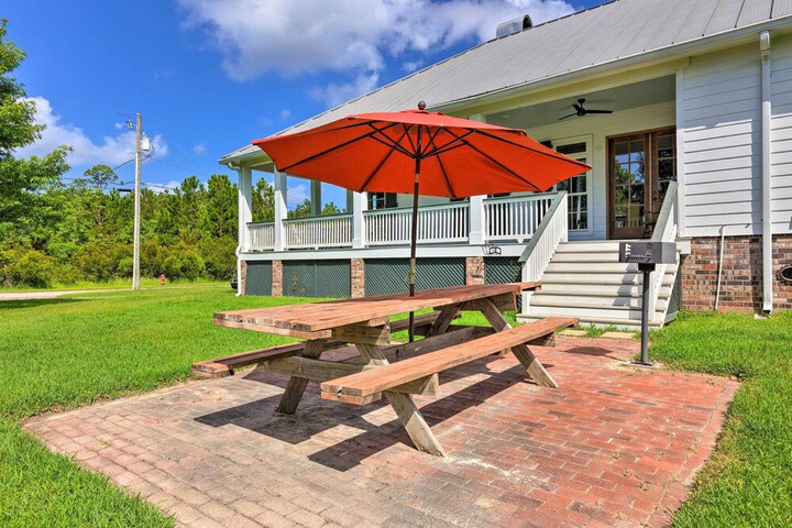 Bright Waveland Home - Walk to Beach Access!