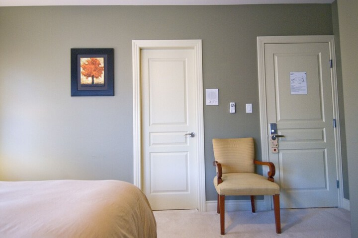 Room 33 of 57