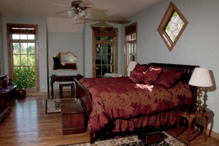 Hideaway Lodge Bed & Breakfast