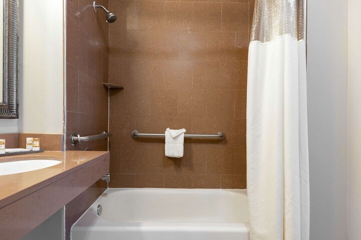 Room 14 of 32