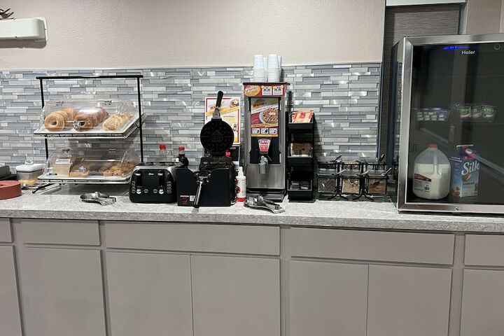 Breakfast/Coffee Service 27 of 29