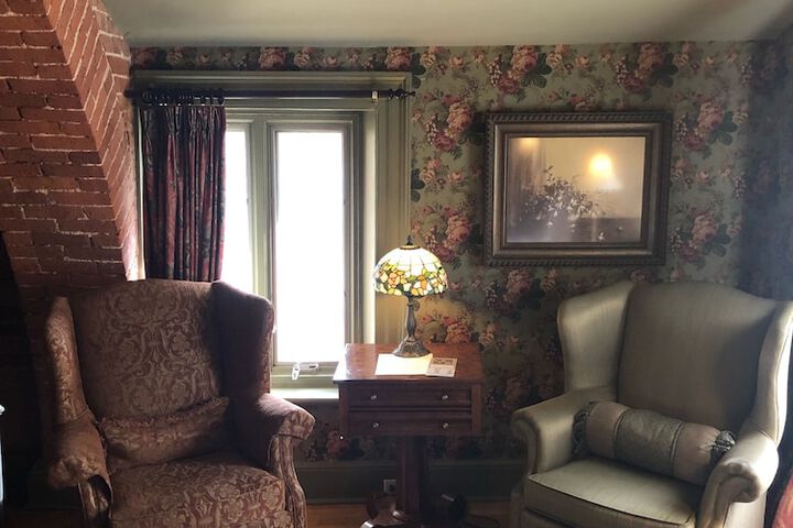 Room 37 of 69