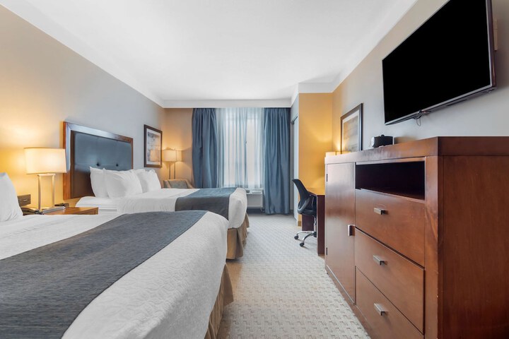 Room 33 of 64