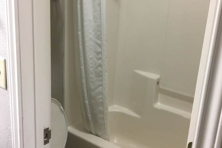 Room 15 of 18