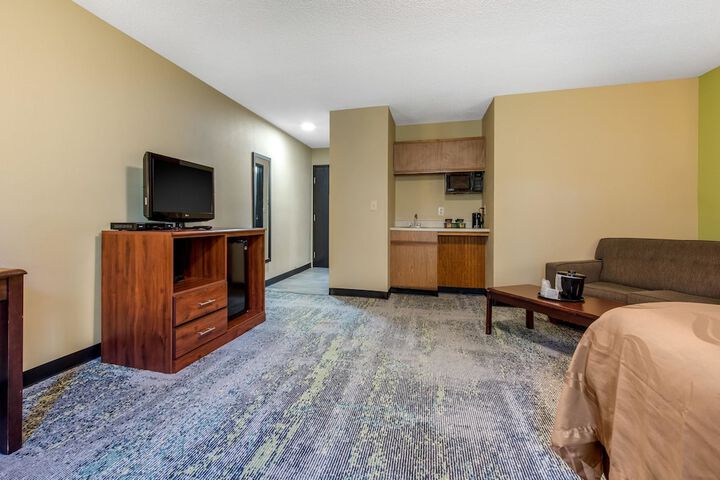 Room 25 of 38