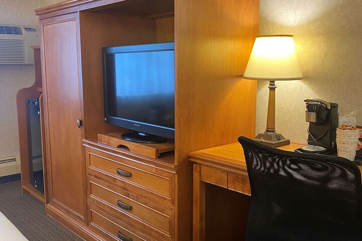 Room 43 of 69
