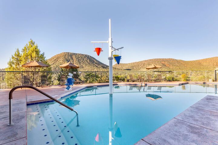 Pool 10 of 39