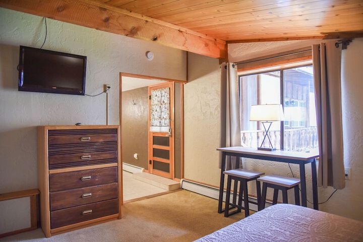 Room 80 of 157