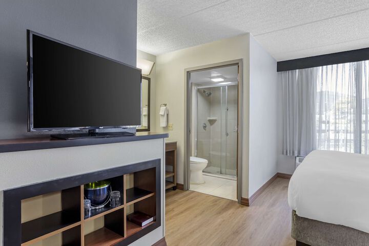 Room 11 of 35