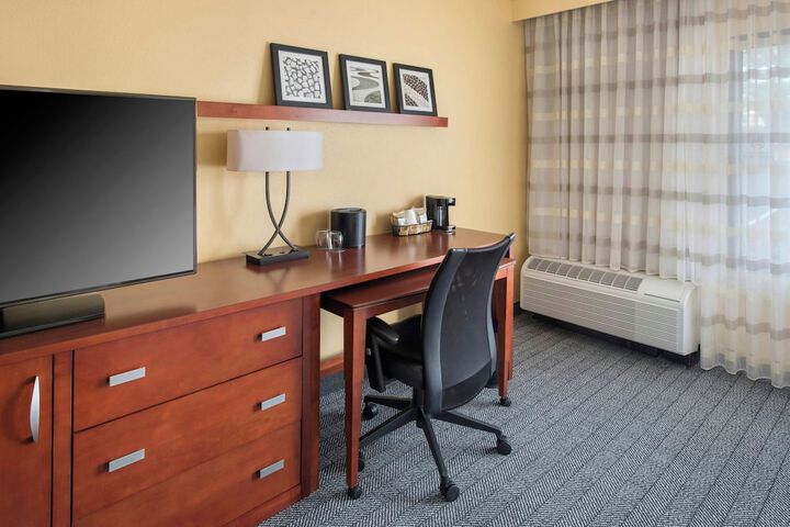 Courtyard by Marriott Mt. Laurel