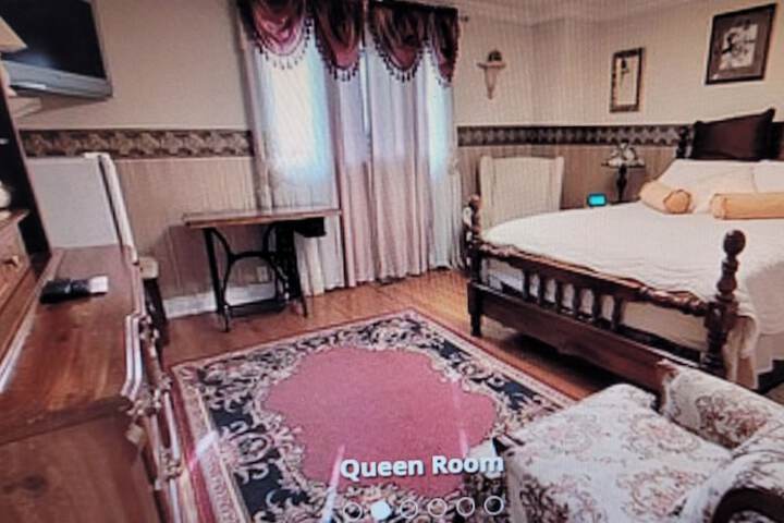Room 4 of 5