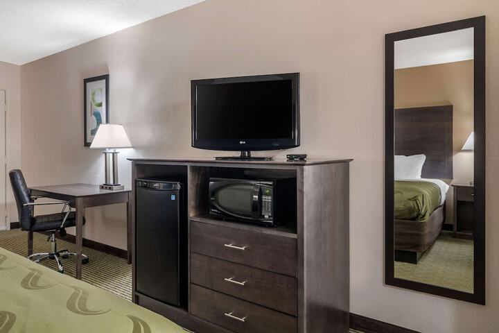 Room 11 of 25