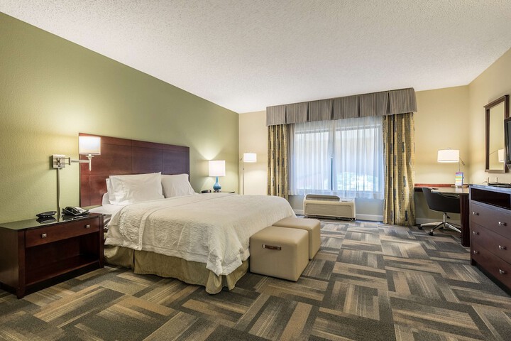 Room 40 of 48