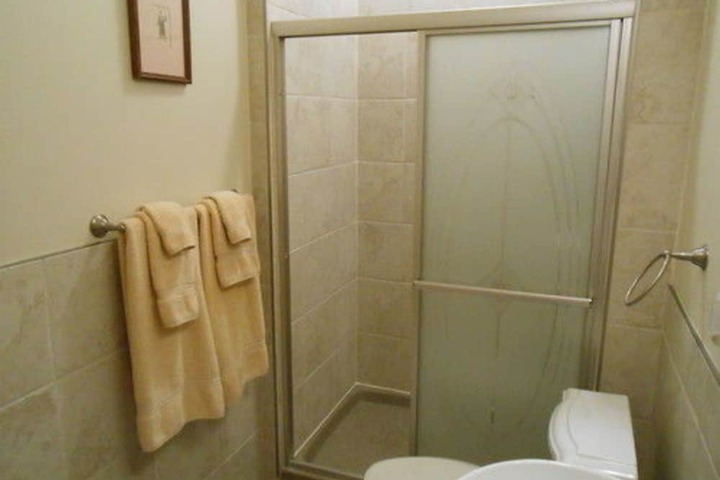 Room 11 of 25