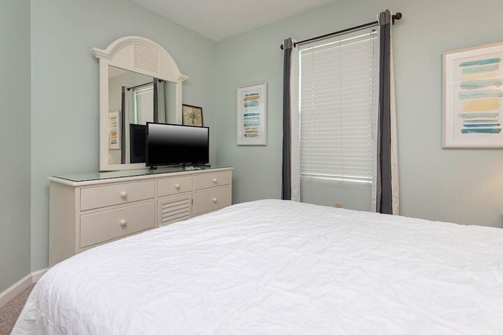 Room 15 of 33