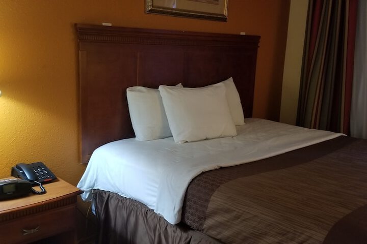Room 17 of 23
