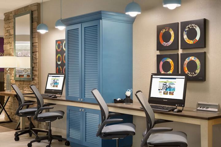 Business Center 31 of 32