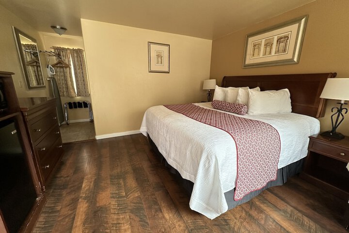 Room 28 of 59